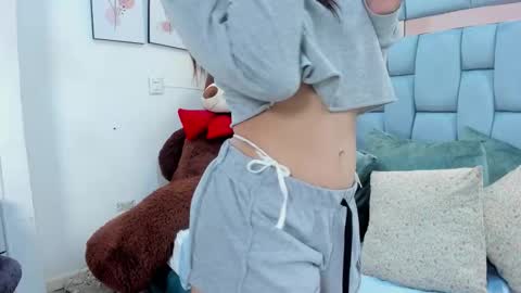 Snapshot of charolnox chatting on February 18, 12:34 pm Charol online show from February 18, 12:34 pm