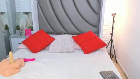 Charon  Stom online show from September 30, 1:38 pm