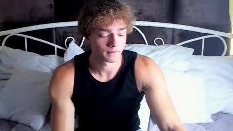 Snapshot of chase_muscular chatting on October 10, 10:36 am Chase online show from October 10, 10:36 am