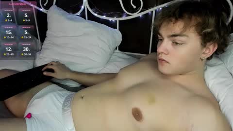 Snapshot of chase_muscular chatting on March 1, 8:05 am Chase online show from March 1, 8:05 am