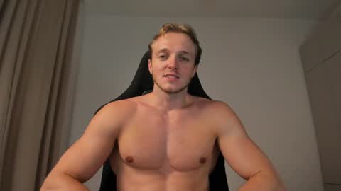 Snapshot of chasereed_ chatting on July 2, 3:23 am Chase Reed online show from July 2, 3:23 am