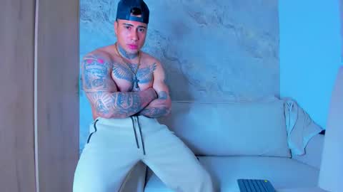 Snapshot of chasewinter20 chatting on March 22, 4:05 am chase winters online show from March 22, 4:05 am