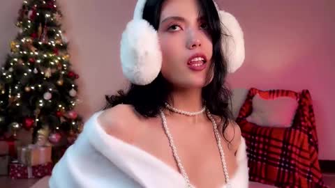 Snapshot of chasmic chatting on December 23, 5:39 am JASMINE   usually going live about 2 am UTC  online show from December 23, 5:39 am