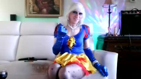 Snapshot of chaton897 chatting on May 25, 4:57 pm kitty or chaton897 online show from May 25, 4:57 pm
