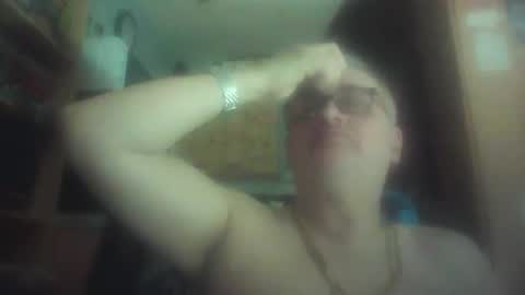 lee online show from April 17, 1:19 am