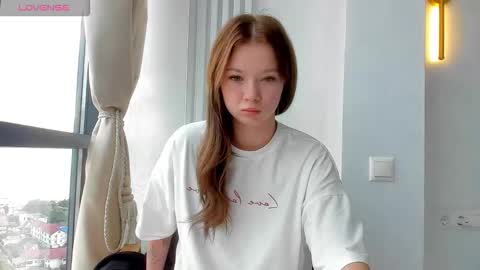 Snapshot of chaturrbaby chatting on October 15, 5:40 am Em online show from October 15, 5:40 am