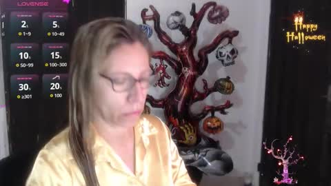 Snapshot of chayla_ruiz chatting on November 2, 11:01 am CHAYLA VICTORIA RUIZ online show from November 2, 11:01 am