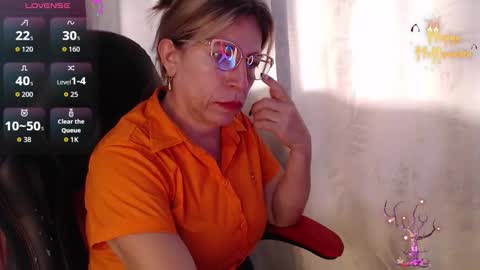 Snapshot of chayla_ruiz chatting on December 4, 11:30 am CHAYLA VICTORIA RUIZ online show from December 4, 11:30 am