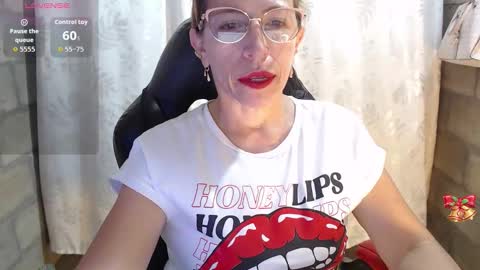 Snapshot of chayla_ruiz chatting on March 1, 9:28 pm CHAYLA VICTORIA RUIZ online show from March 1, 9:28 pm