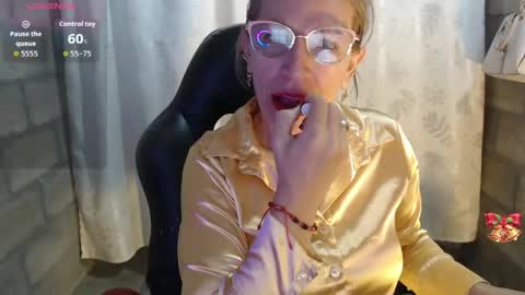 Snapshot of chayla_ruiz chatting on March 19, 1:04 pm CHAYLA VICTORIA RUIZ online show from March 19, 1:04 pm