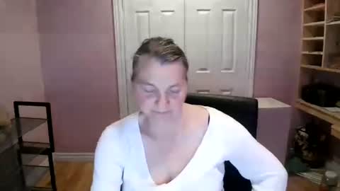 chealsiek online show from November 26, 2:01 am