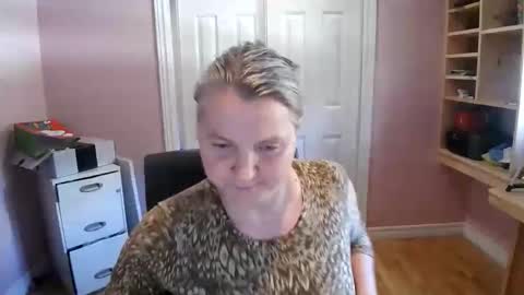 chealsiek online show from January 10, 3:47 pm