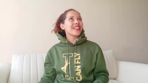 Snapshot of cheek_chic12 chatting on April 28, 8:47 pm Regina Phalange online show from April 28, 8:47 pm