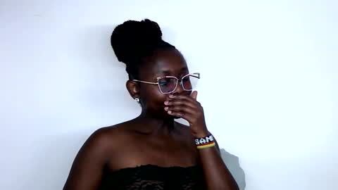 cheeky_charms online show from October 17, 12:47 am