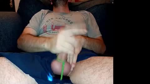 Snapshot of chellentrav chatting on December 21, 5:25 am chellentrav online show from December 21, 5:25 am