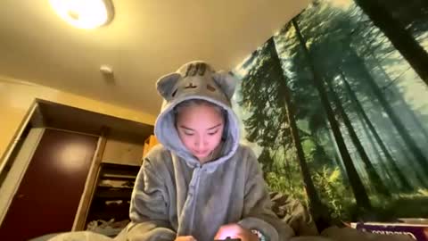 Snapshot of chellybear101 chatting on July 10, 8:18 am chellybear101 online show from July 10, 8:18 am