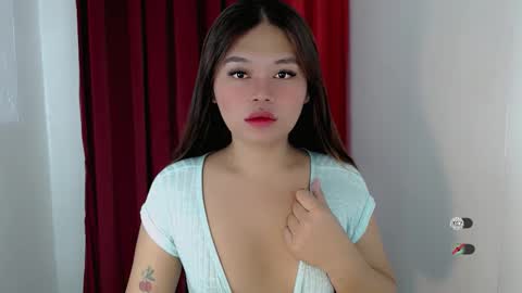 Snapshot of chelse_coco chatting on May 16, 10:41 pm CHELSEA online show from May 16, 10:41 pm