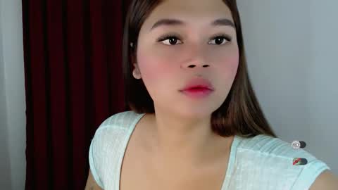 Snapshot of chelse_coco chatting on June 4, 10:27 pm CHELSEA online show from June 4, 10:27 pm