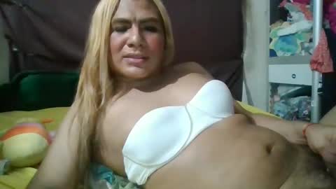 Snapshot of chelsea02tranny chatting on January 11, 7:35 am chelsea02tranny online show from January 11, 7:35 am