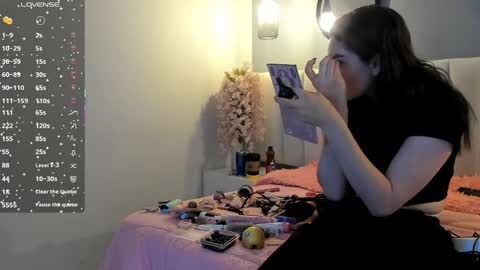 chelsea_bolton_ online show from April 7, 12:16 pm