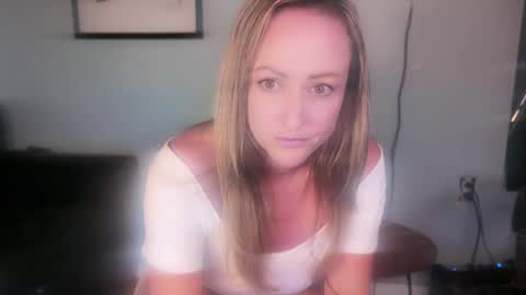 chelsee lynn online show from October 22, 4:24 am