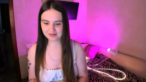 Snapshot of chelsyluxex chatting on June 19, 2:27 am Chelsy Luxe online show from June 19, 2:27 am