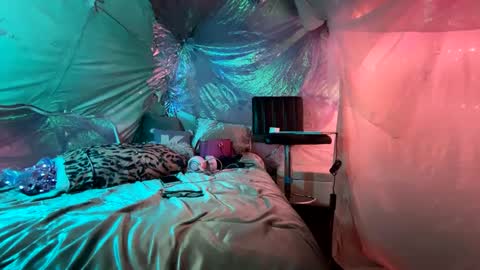 cherrieamaretto online show from September 10, 2:33 am