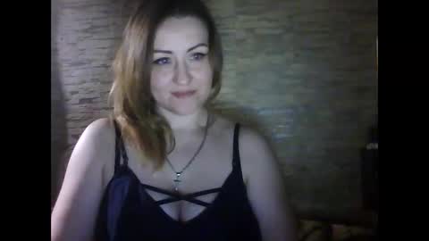 Snapshot of cherry04383 chatting on April 4, 2:32 am cherry04383 online show from April 4, 2:32 am