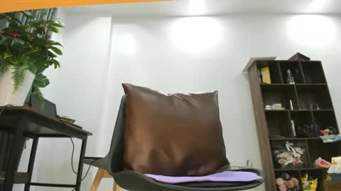 Snapshot of cherry360618 chatting on June 6, 9:47 am cherry online show from June 6, 9:47 am