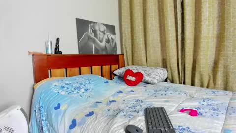 cherry_falls online show from November 27, 3:41 am