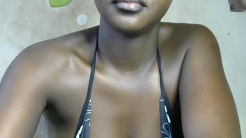 Snapshot of cherry_kissxx chatting on February 14, 7:27 am Ruth online show from February 14, 7:27 am