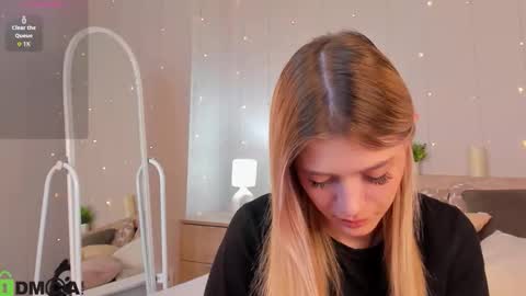 cherry_pr1ce online show from October 20, 11:49 pm