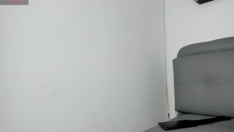 Snapshot of cherry_splash chatting on December 22, 3:33 am Cherry online show from December 22, 3:33 am