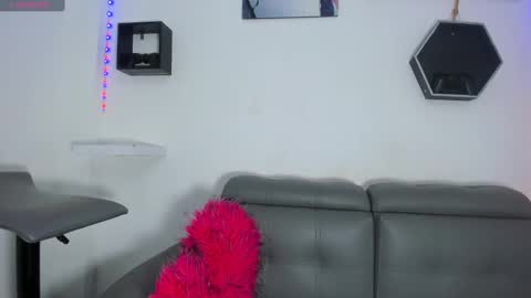 Snapshot of cherry_splash chatting on January 31, 5:09 am Cherry online show from January 31, 5:09 am
