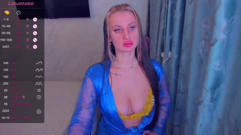 Snapshot of cherry_starrr chatting on January 11, 6:24 am cherry_starrr online show from January 11, 6:24 am