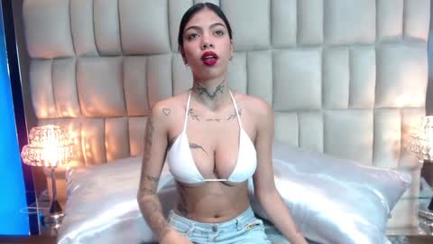 Snapshot of cherry_sussan chatting on January 4, 8:48 pm Sussan Cherry online show from January 4, 8:48 pm