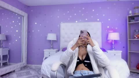 Snapshot of cherry_sussan chatting on February 18, 3:53 am Sussan Cherry online show from February 18, 3:53 am