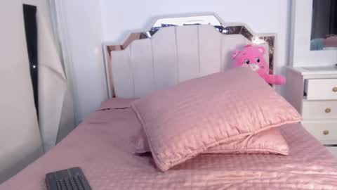 Snapshot of cherry_sussan chatting on September 25, 12:14 am Sussan Cherry online show from September 25, 12:14 am