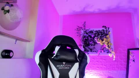     online show from February 10, 11:58 am