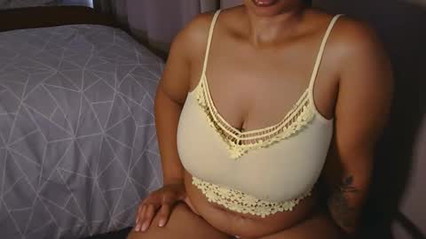 Snapshot of cherrybabexx chatting on January 18, 9:45 am Cherrybabe online show from January 18, 9:45 am