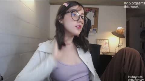 Snapshot of cherrybunny21 chatting on February 26, 1:04 am Sarah Prez online show from February 26, 1:04 am