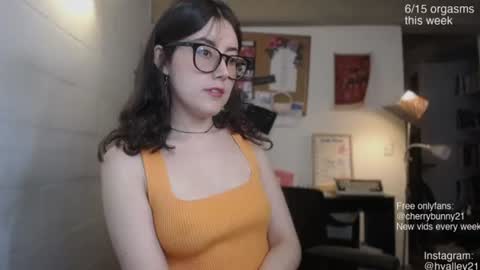 Sarah Prez online show from June 17, 4:15 am