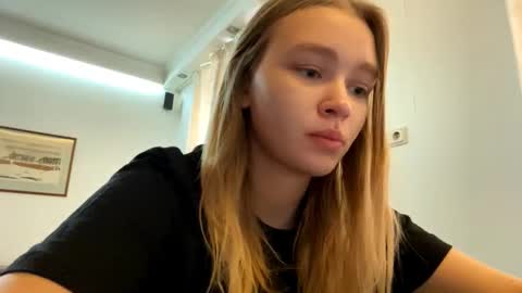 Lei online show from March 11, 9:48 am