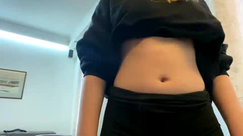 Lei online show from March 25, 5:57 am