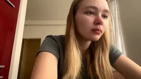 Lei online show from April 5, 9:06 am