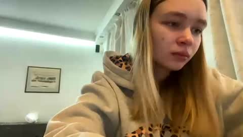 Lei online show from April 14, 5:24 am