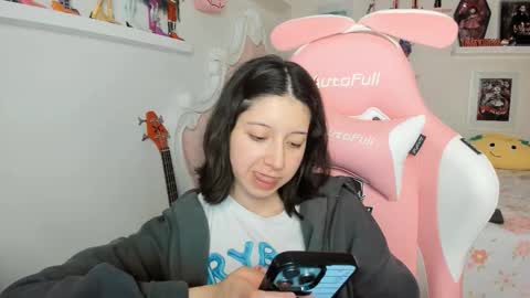 Snapshot of cherrymafer666 chatting on February 25, 2:21 am cherrycute666 online show from February 25, 2:21 am