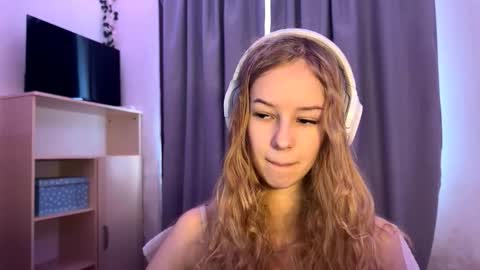 Evie online show from October 17, 9:23 am