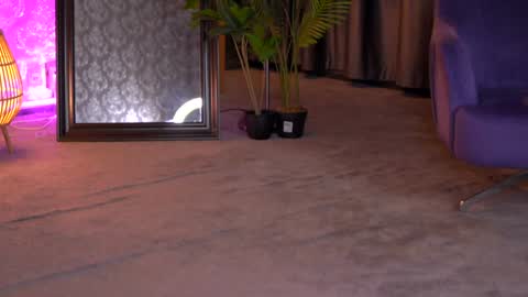 Snapshot of cherryselena chatting on December 21, 10:08 pm Selena online show from December 21, 10:08 pm