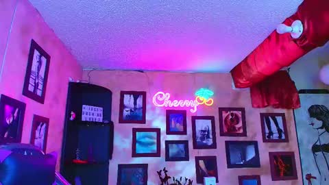 Snapshot of cherryy_bombshelll chatting on October 24, 3:08 pm cherry online show from October 24, 3:08 pm